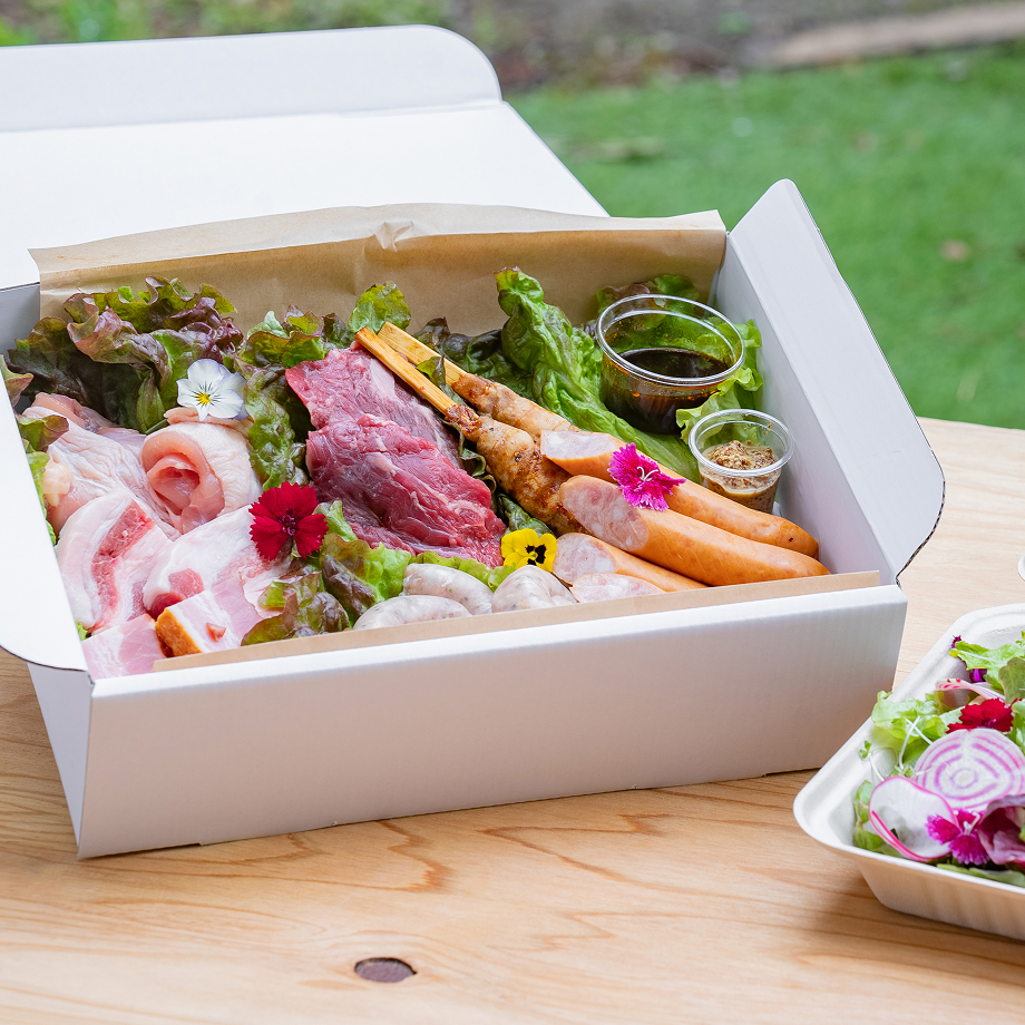 アウトドアを楽しむ「肉づくしBBQ」