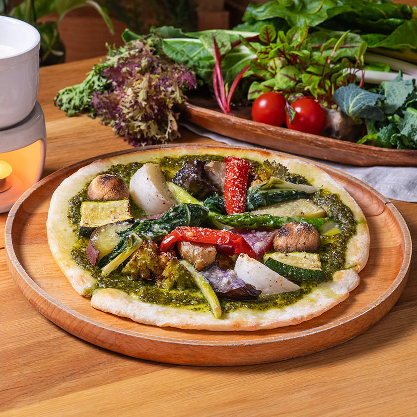 埼玉県産ヨーロッパ野菜を贅沢に使ったジェノベーゼピザ