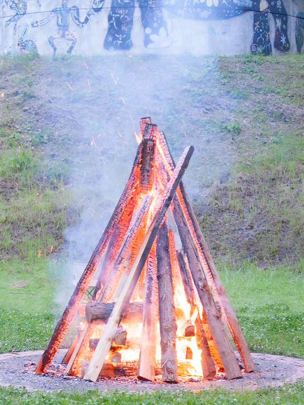 巨大焚き火