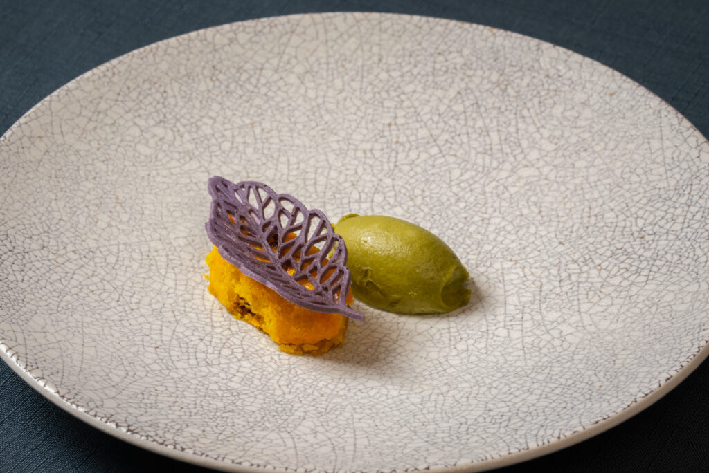 デザート：川越芋のスイートポテト　自家製狭山抹茶のアイスクリームと共に